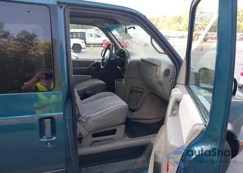 1999 Chevrolet Astro from USA, damaged, VIN 1GNDM19W5XB113273